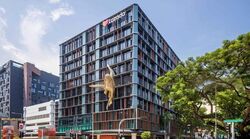 Middle Road (D7), Retail #455130101